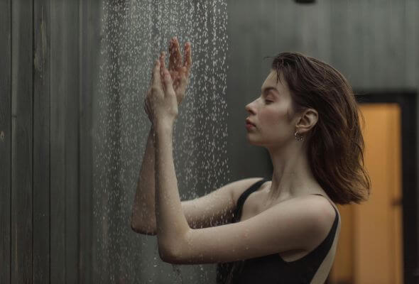 showering using shower filter for dandruff