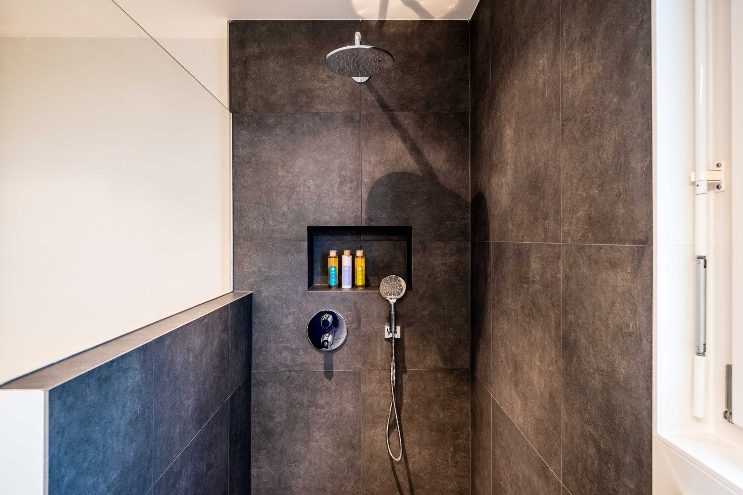 An illustration of the best hard water filter